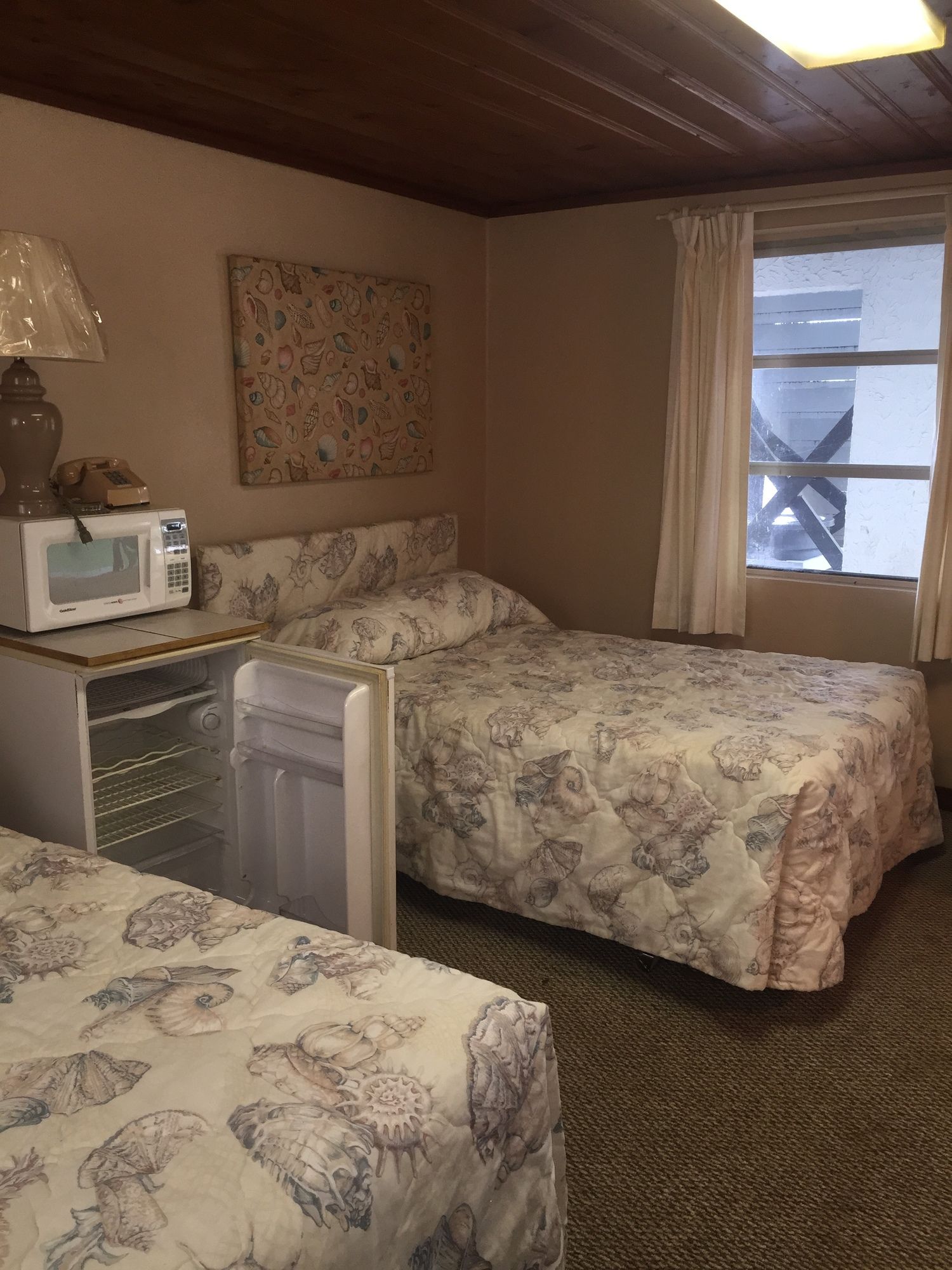 Captain's Cove Motel