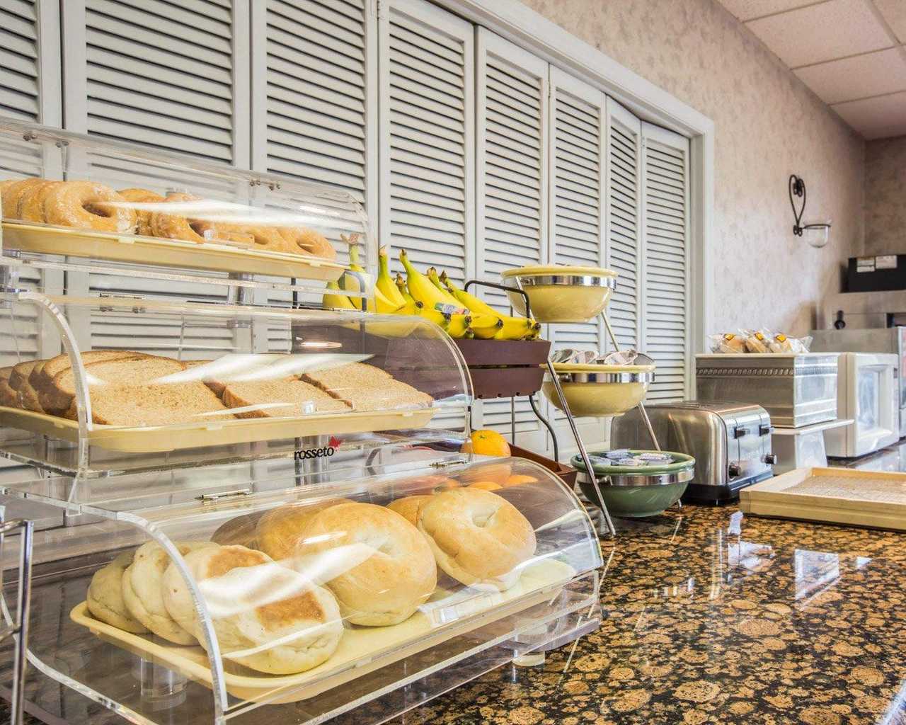 Econo Lodge Pilot Mountain