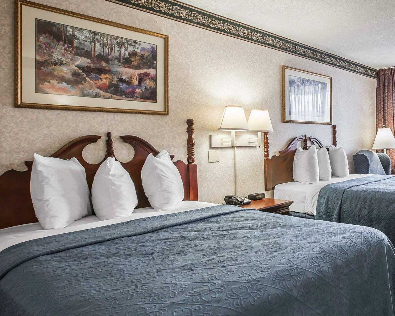 Econo Lodge Pilot Mountain