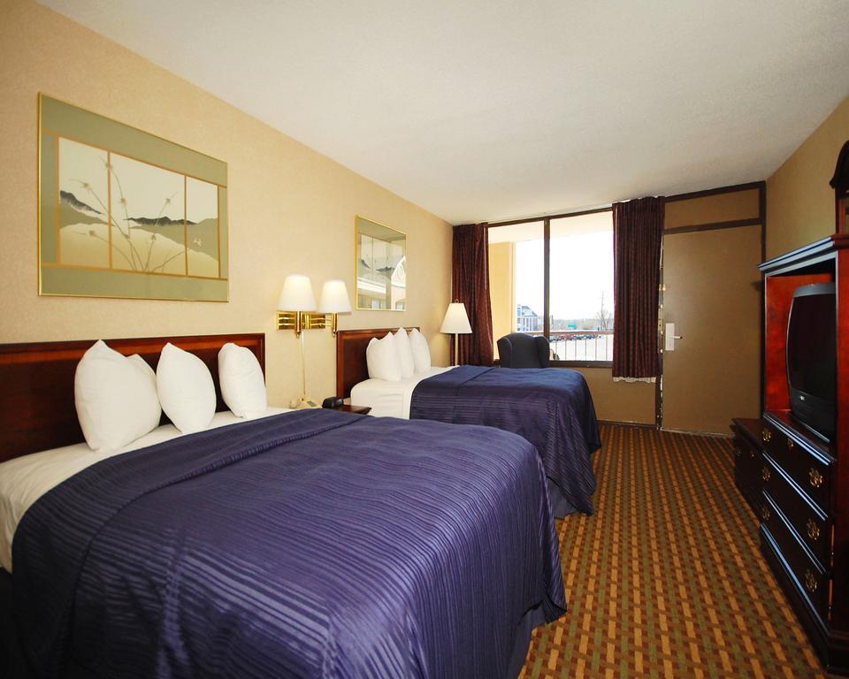 Econo Lodge Pilot Mountain