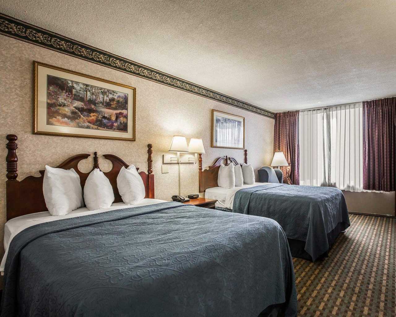 Econo Lodge Pilot Mountain