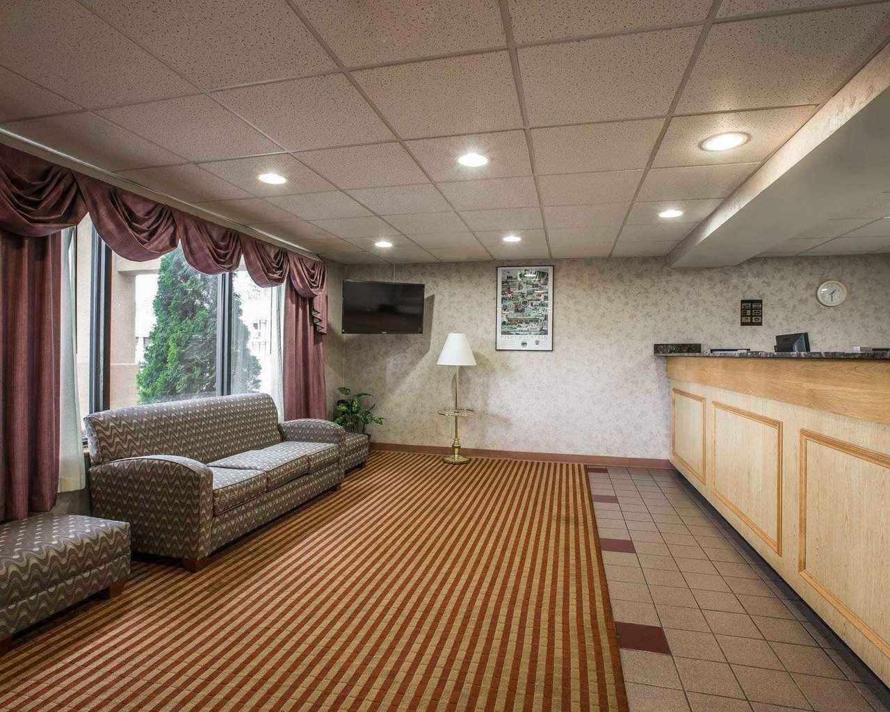 Econo Lodge Pilot Mountain