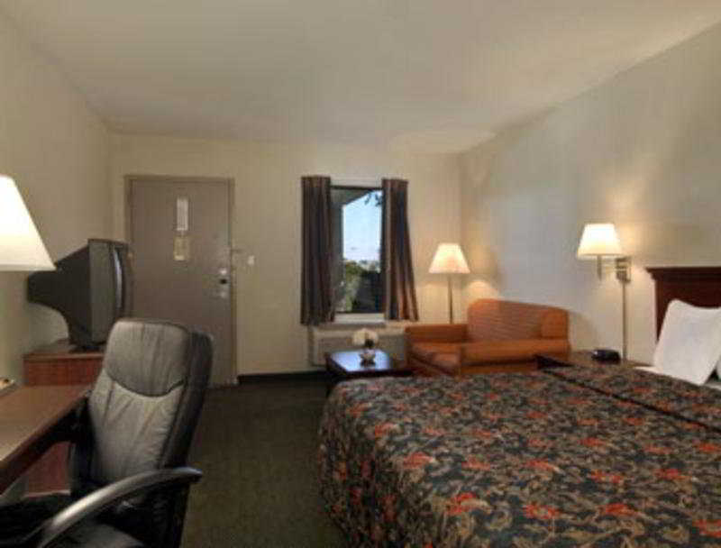 Days Inn by Wyndham Raleigh Midtown