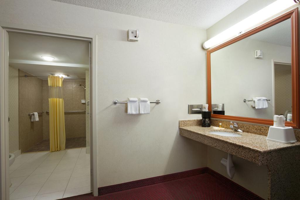 Days Inn by Wyndham Raleigh Midtown