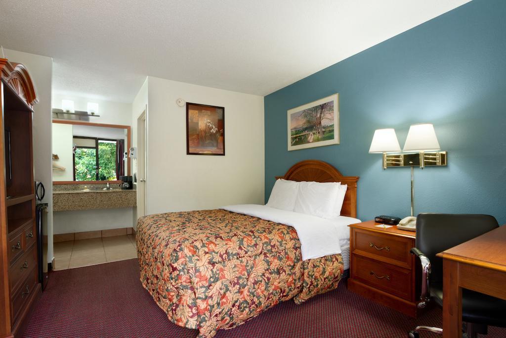 Days Inn by Wyndham Raleigh Midtown