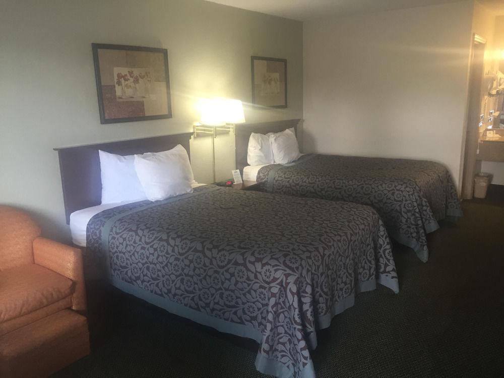 Days Inn by Wyndham Raleigh Glenwood-Crabtree