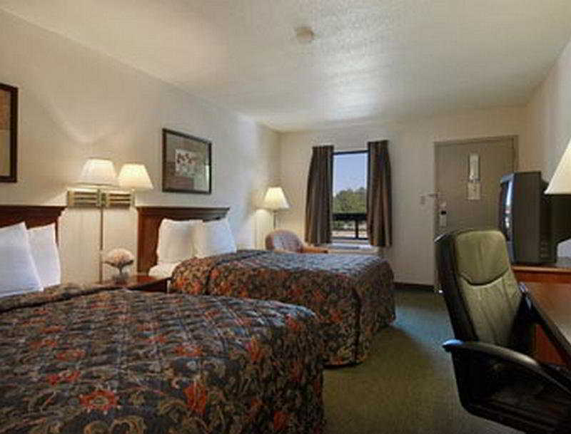 Days Inn by Wyndham Raleigh Glenwood-Crabtree