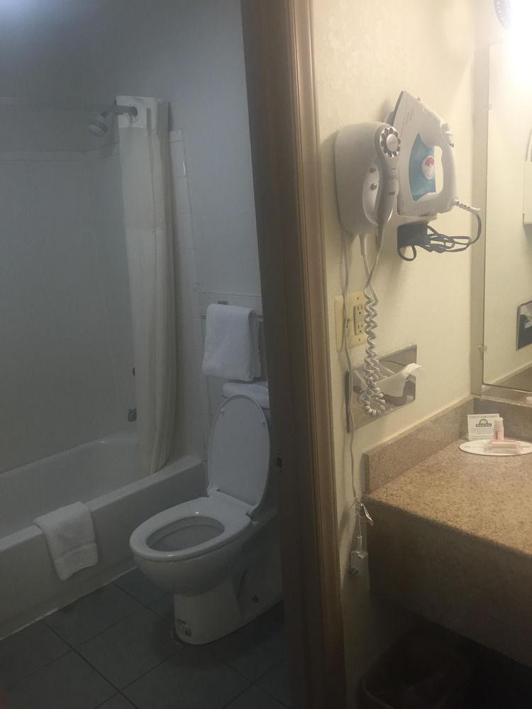 Days Inn by Wyndham Raleigh Glenwood-Crabtree