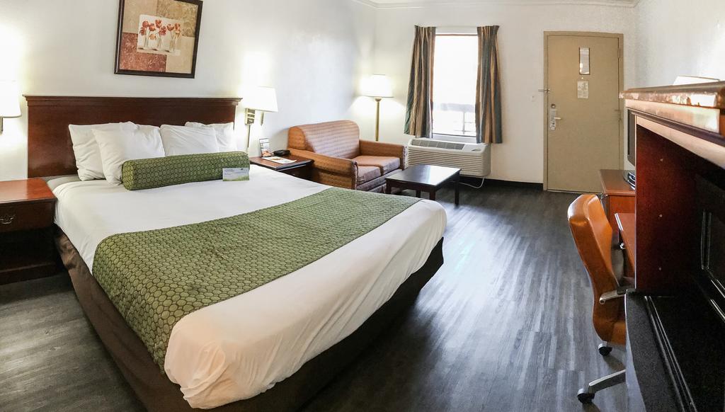 Days Inn by Wyndham Raleigh Glenwood-Crabtree