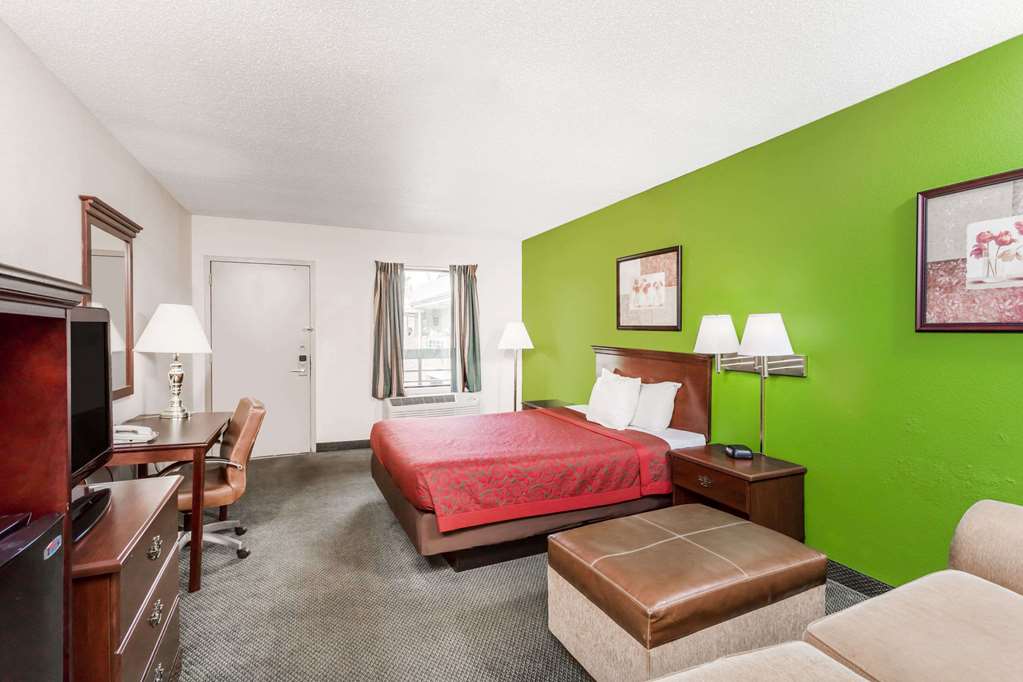 Days Inn by Wyndham Raleigh Glenwood-Crabtree