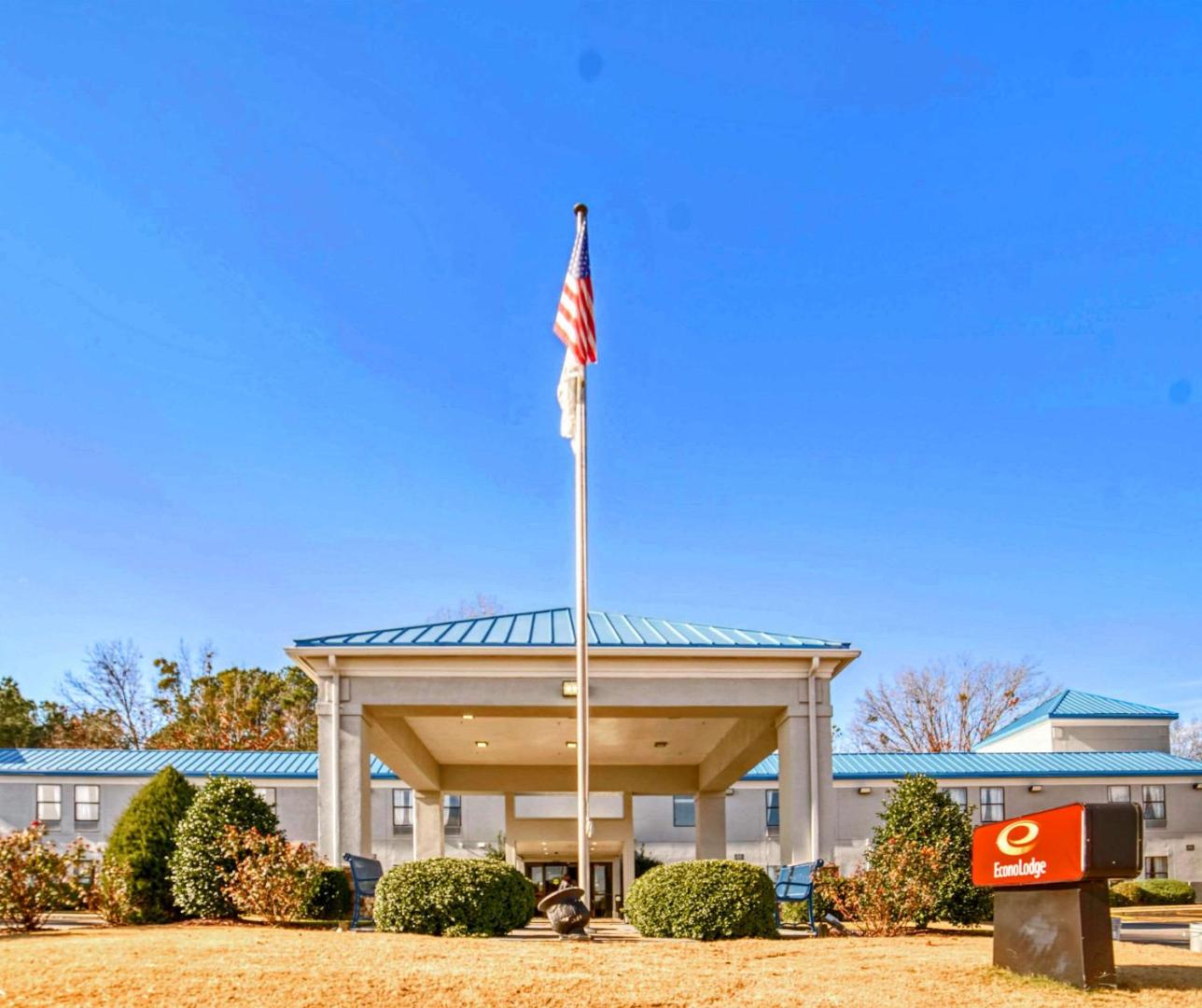 Econo Lodge Raleigh Near Walnut Creek Amphitheatre