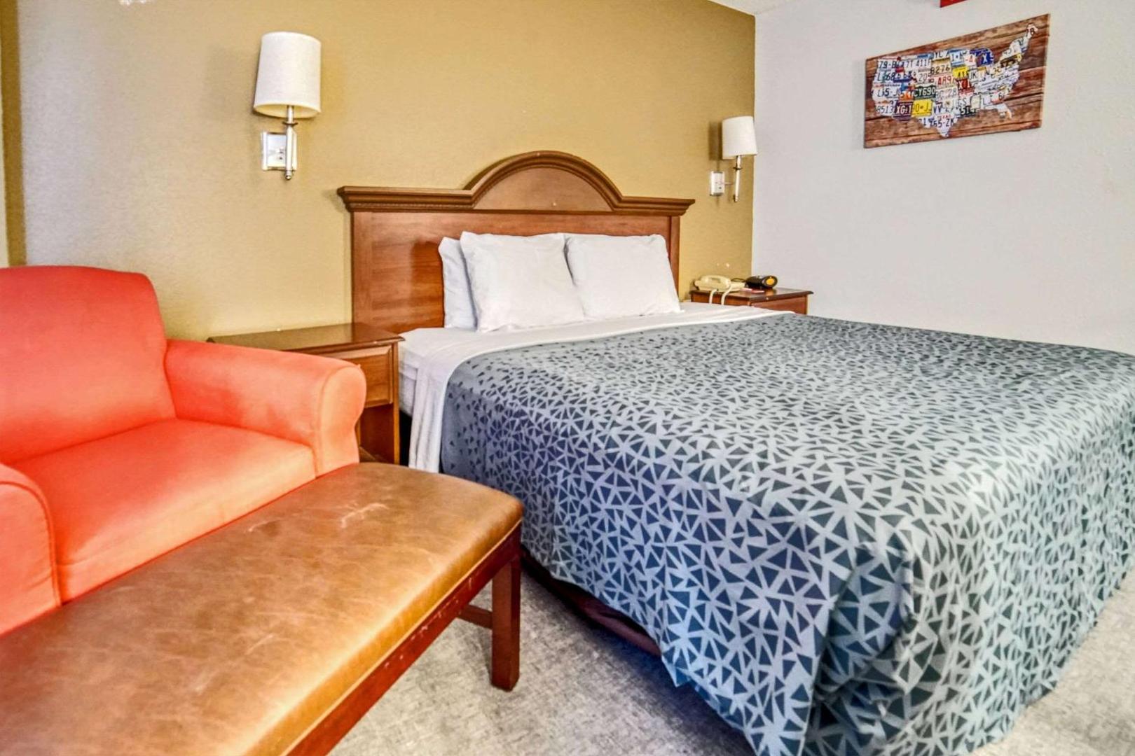Econo Lodge Raleigh Near Walnut Creek Amphitheatre