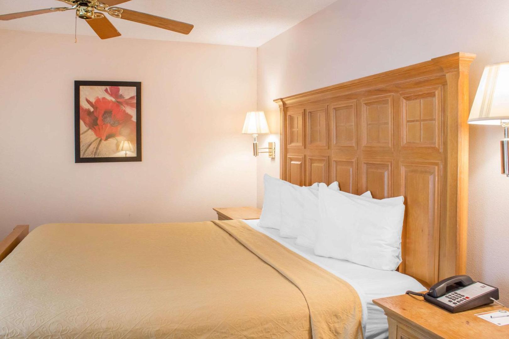 Econo Lodge Raleigh Near Walnut Creek Amphitheatre