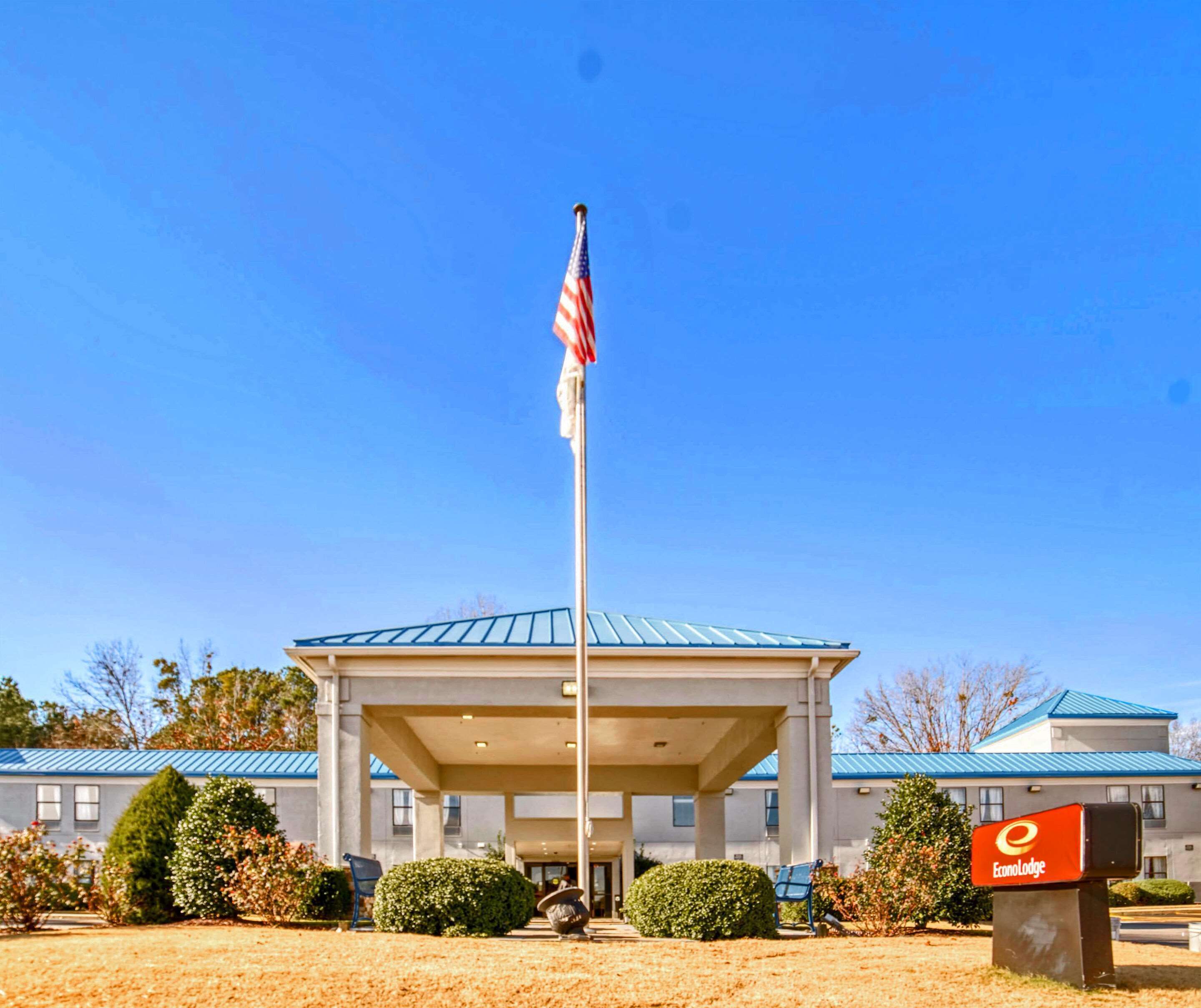 Econo Lodge Raleigh Near Walnut Creek Amphitheatre