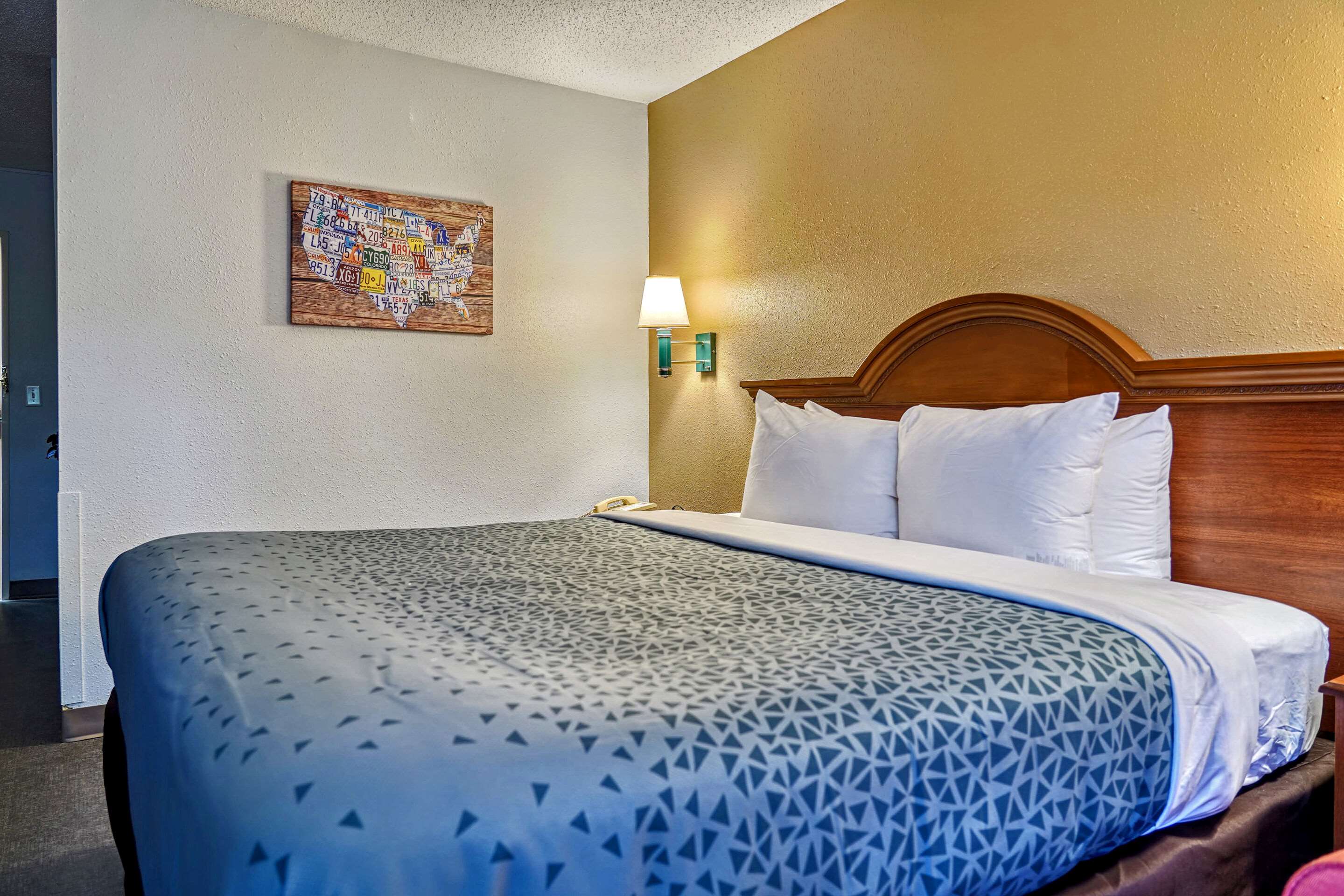 Econo Lodge Raleigh Near Walnut Creek Amphitheatre