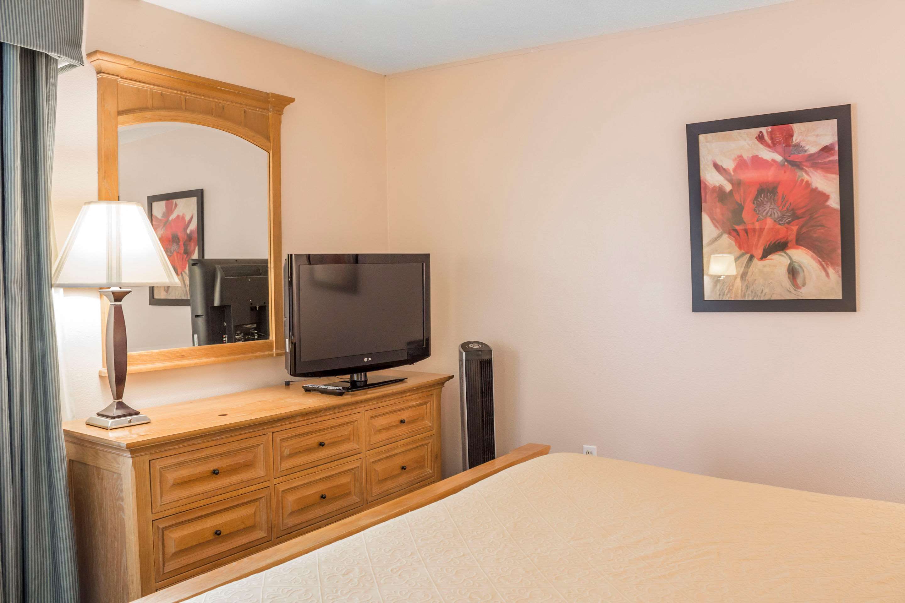 Econo Lodge Raleigh Near Walnut Creek Amphitheatre