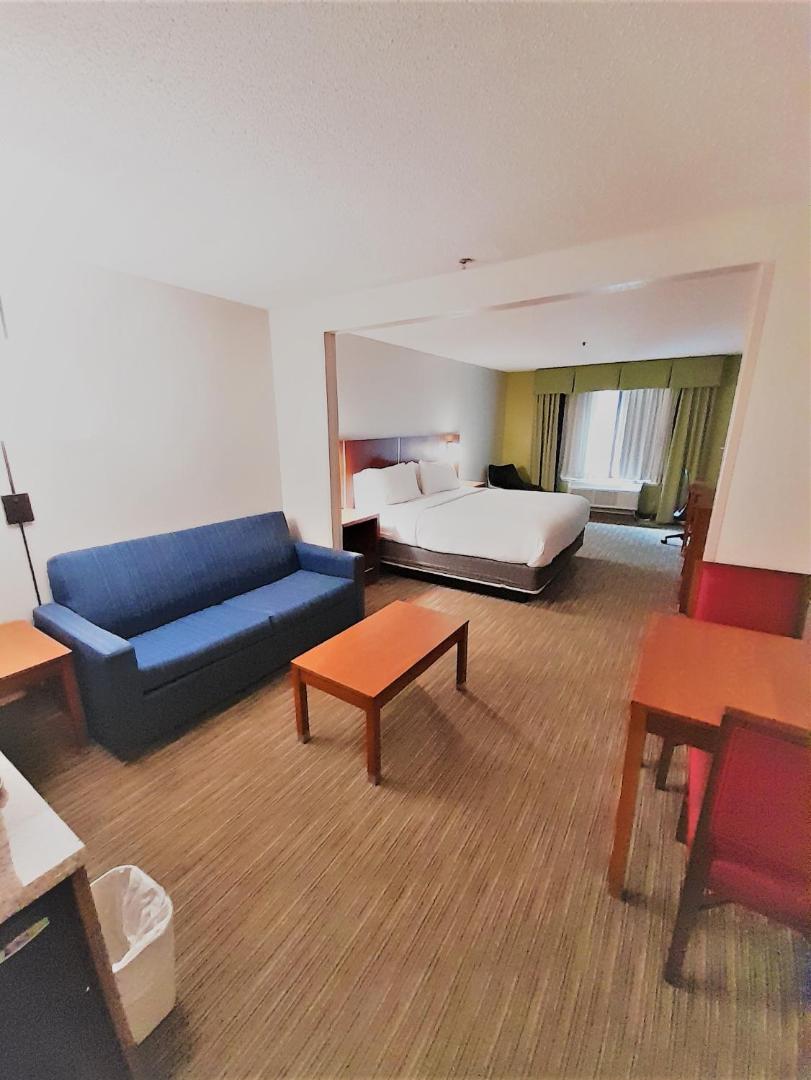 Holiday Inn Express & Suites Raleigh North - Wake Forest