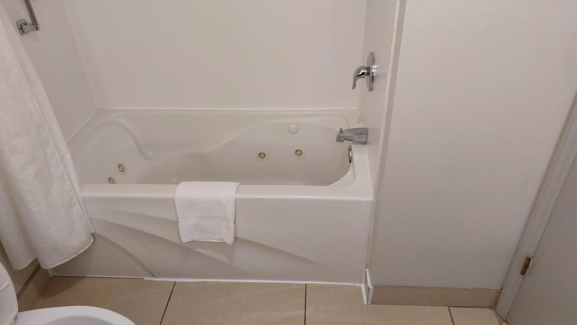 Holiday Inn Express & Suites Raleigh North - Wake Forest