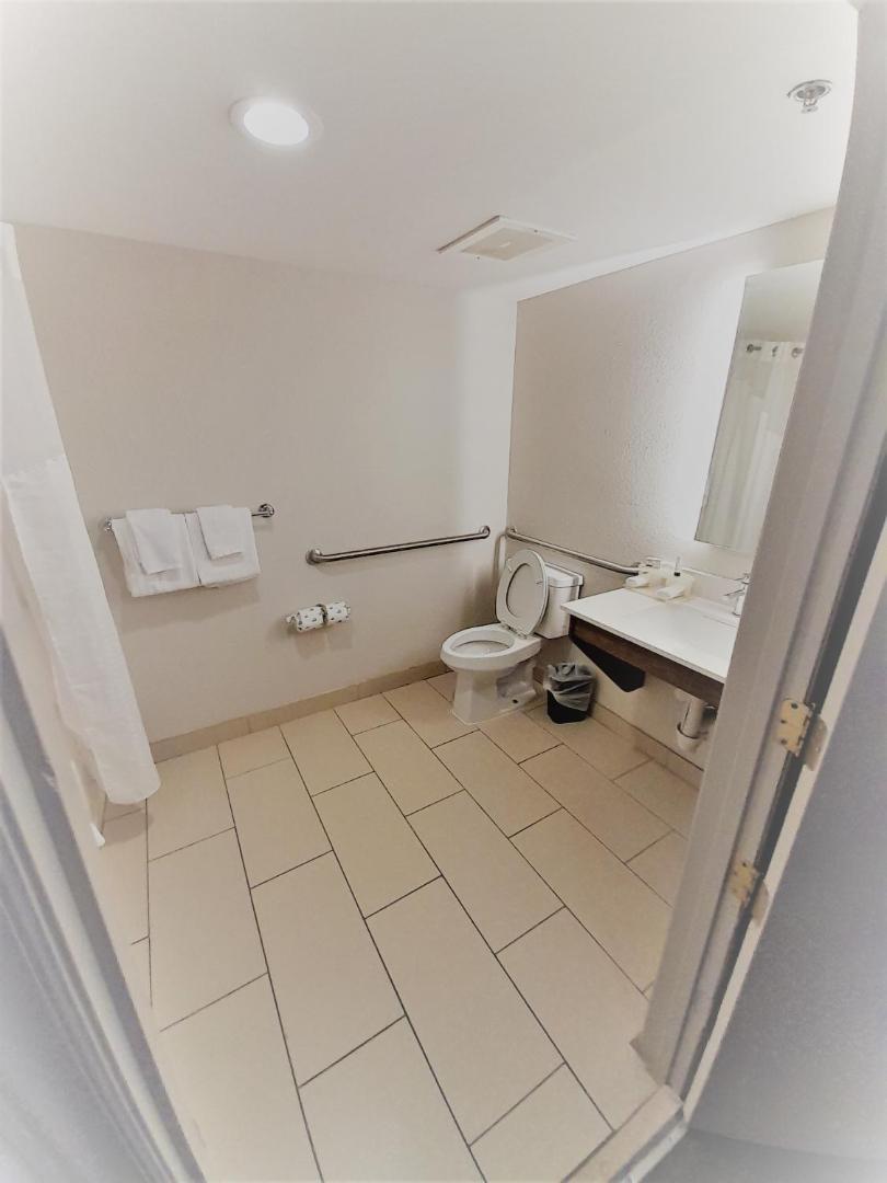 Holiday Inn Express & Suites Raleigh North - Wake Forest