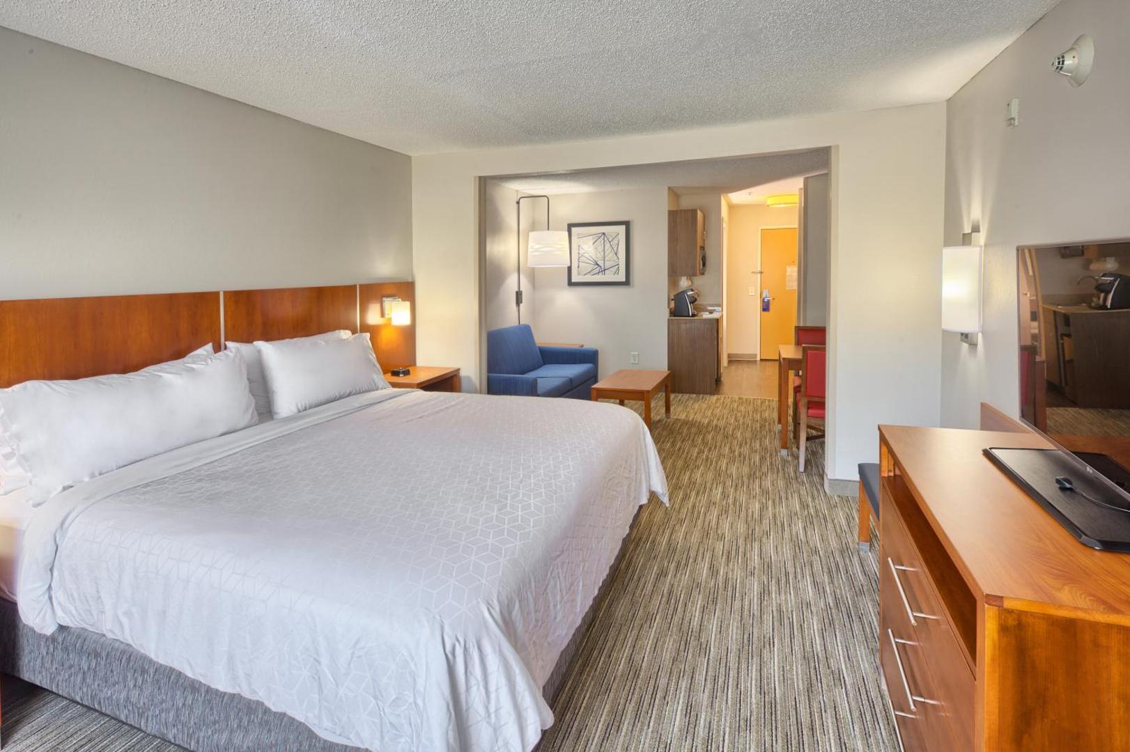 Holiday Inn Express & Suites Raleigh North - Wake Forest