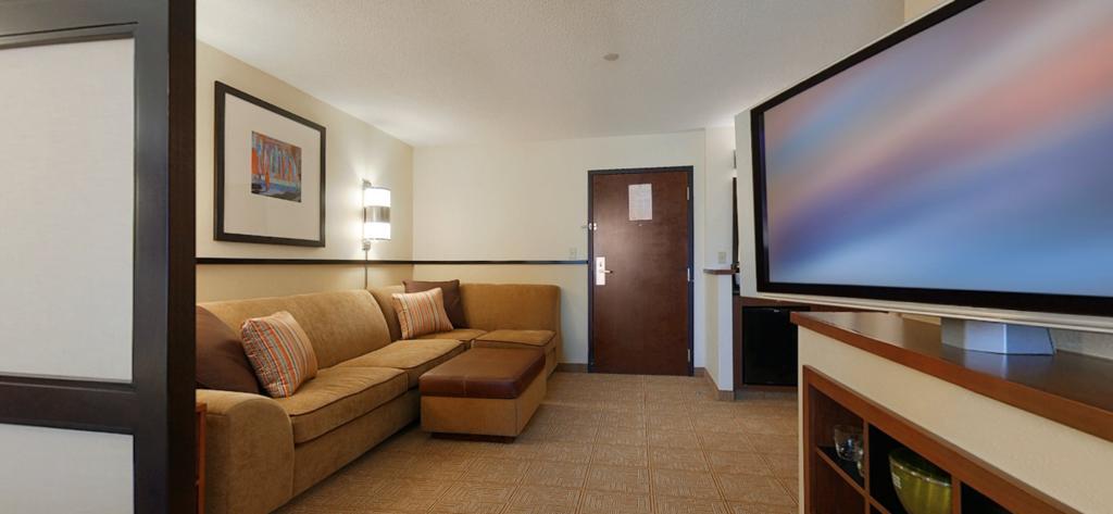 Hyatt Place Raleigh West