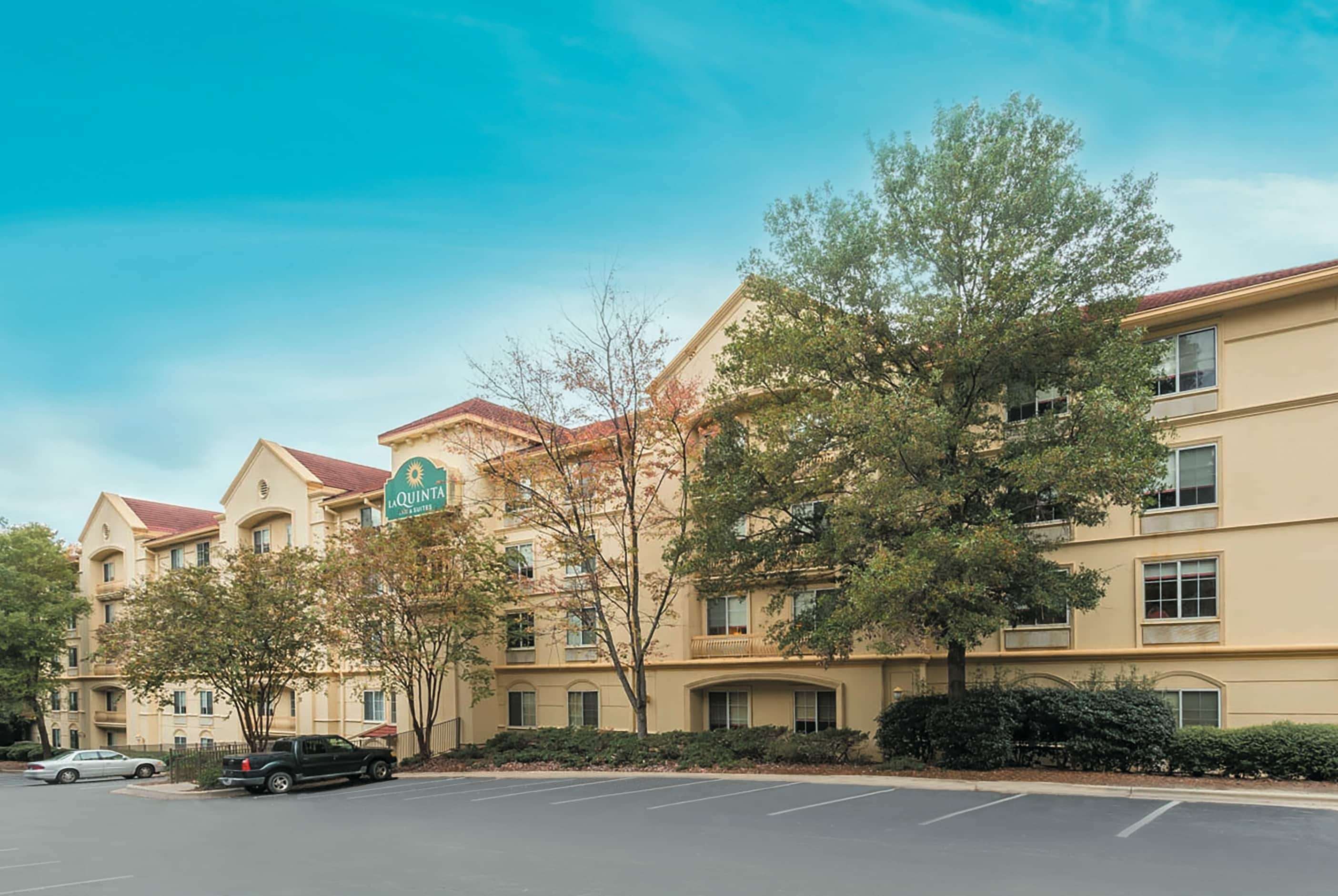 La Quinta Inn & Suites by Wyndham Raleigh Crabtree