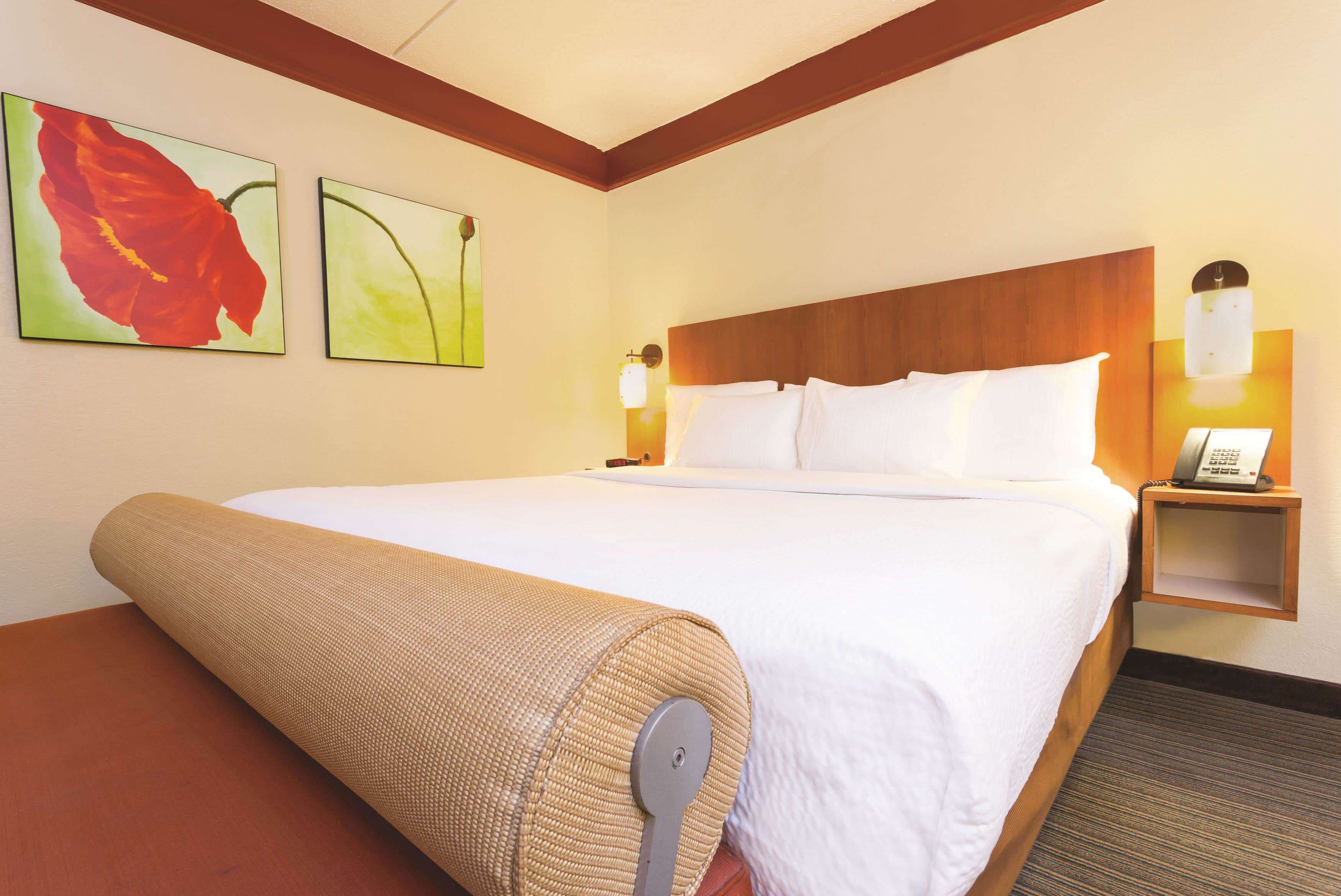 La Quinta Inn & Suites by Wyndham Raleigh Crabtree