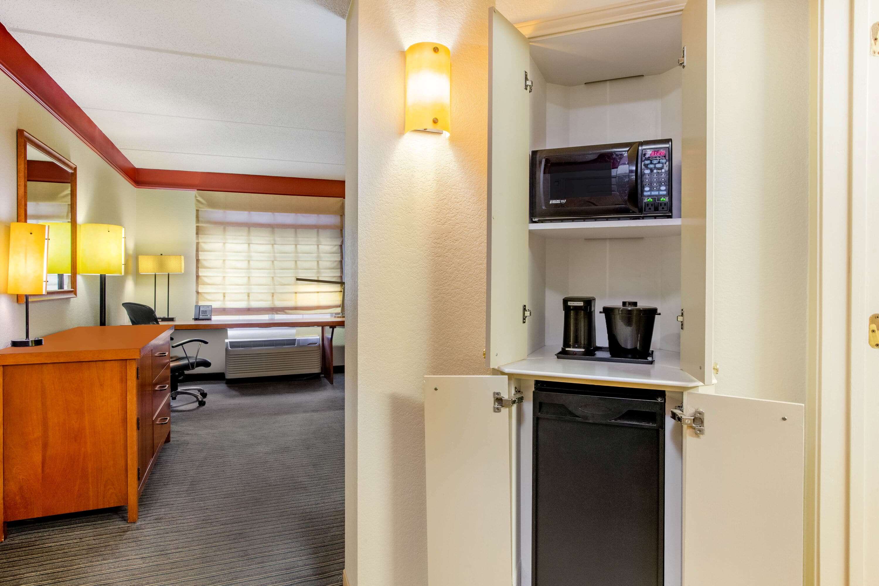 La Quinta Inn & Suites by Wyndham Raleigh Crabtree