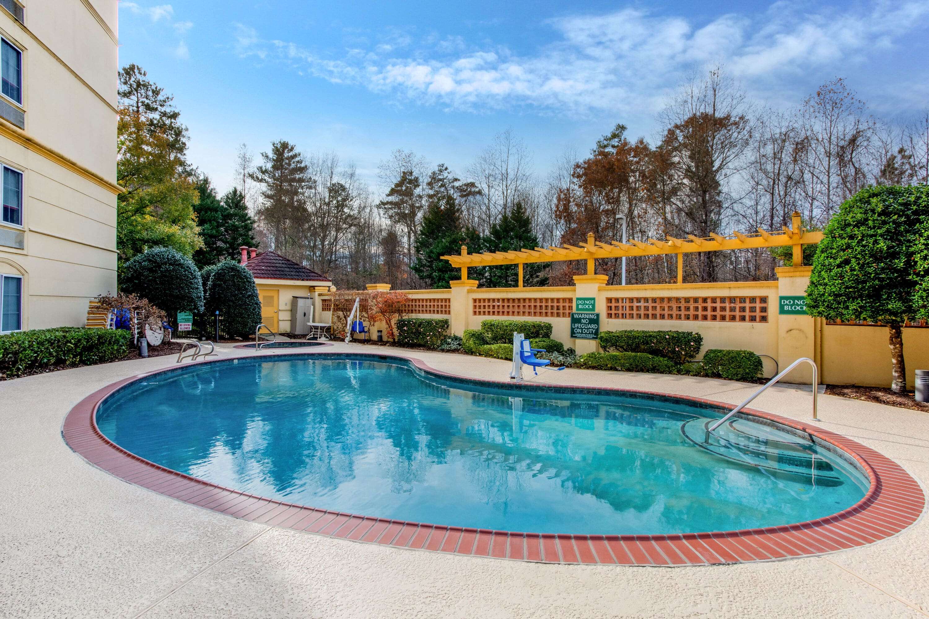 La Quinta Inn & Suites by Wyndham Raleigh Crabtree