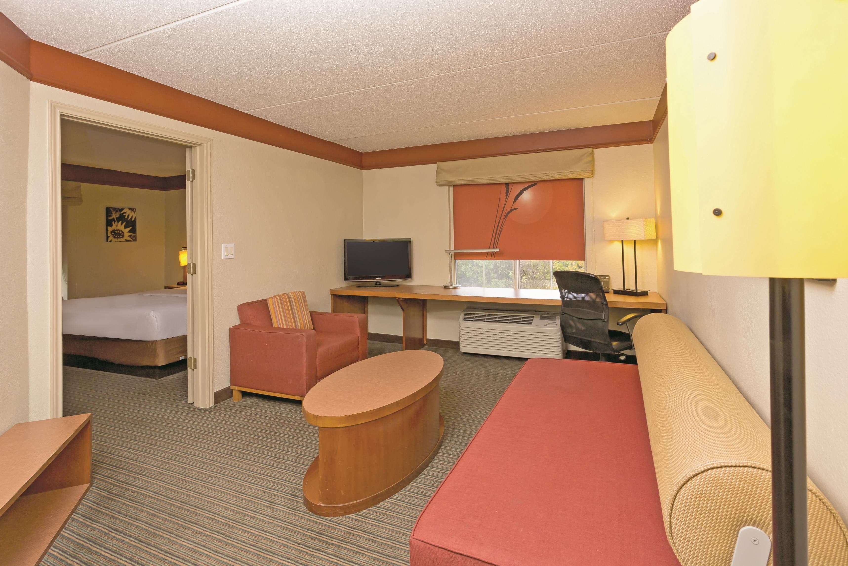 La Quinta Inn & Suites by Wyndham Raleigh Crabtree