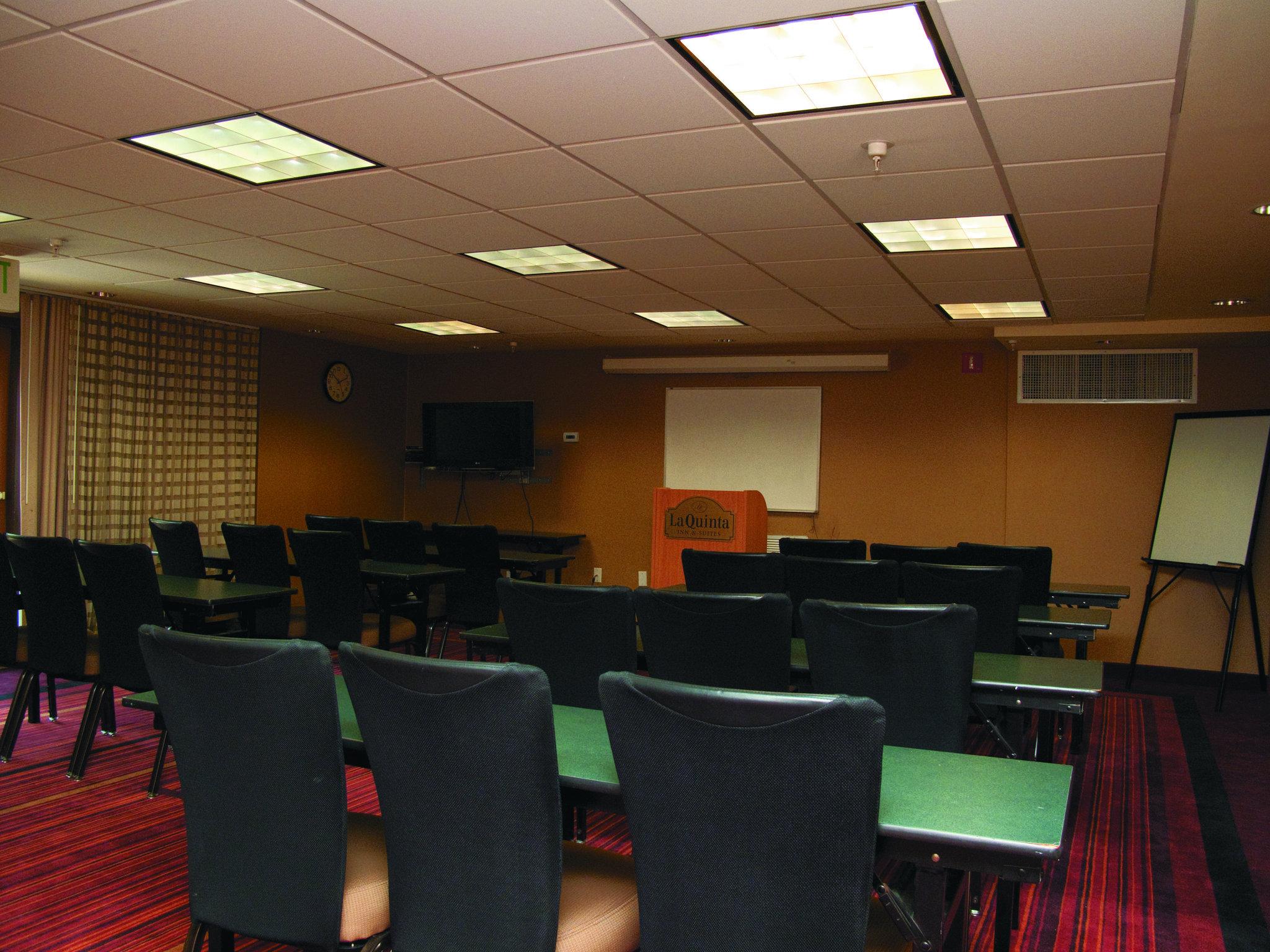 La Quinta Inn & Suites by Wyndham Raleigh Crabtree