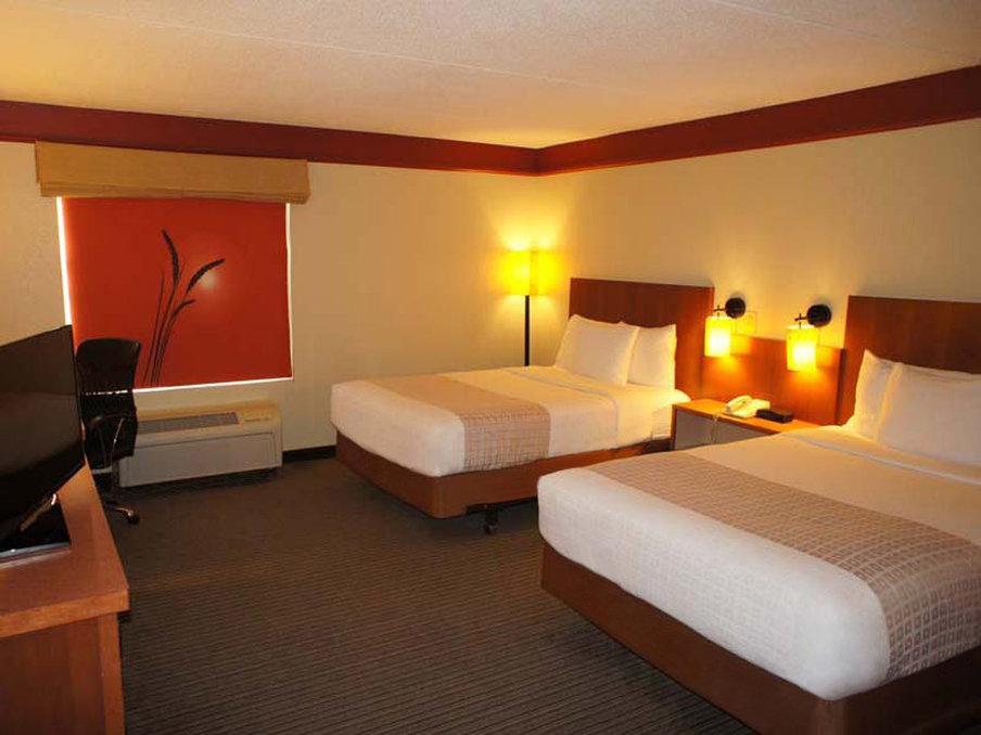 La Quinta Inn & Suites by Wyndham Raleigh Crabtree