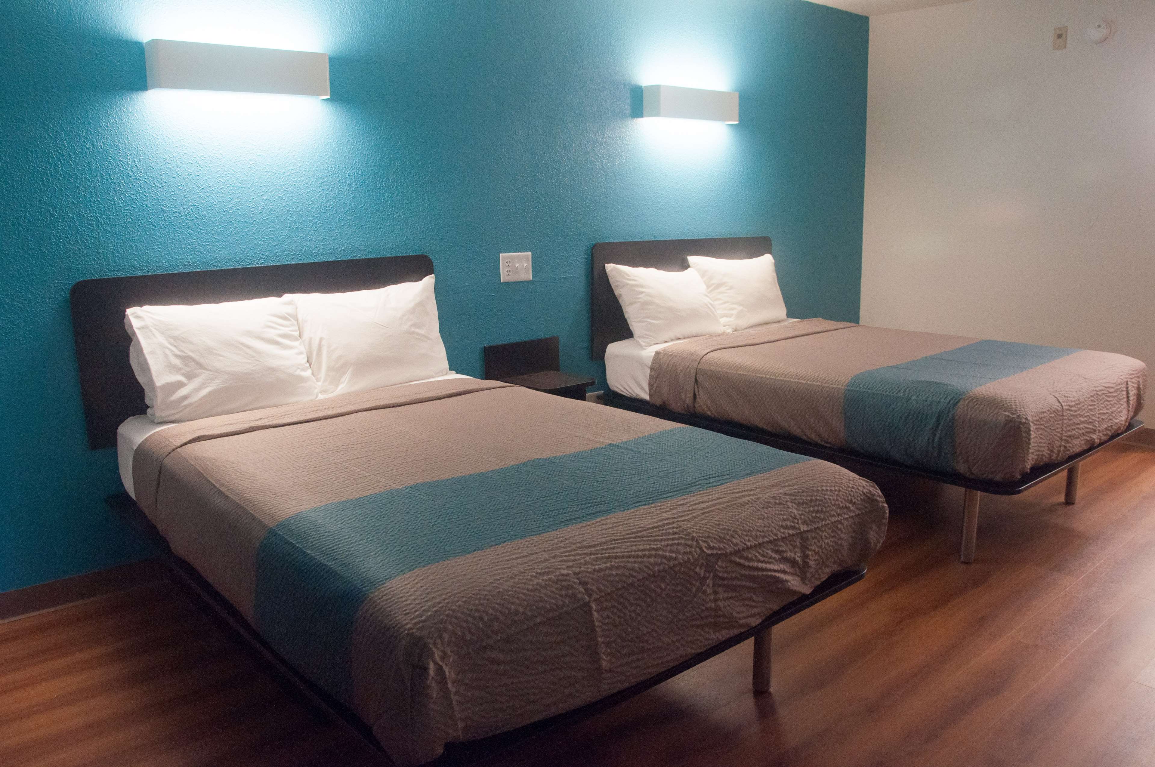 Motel 6 Raleigh - North