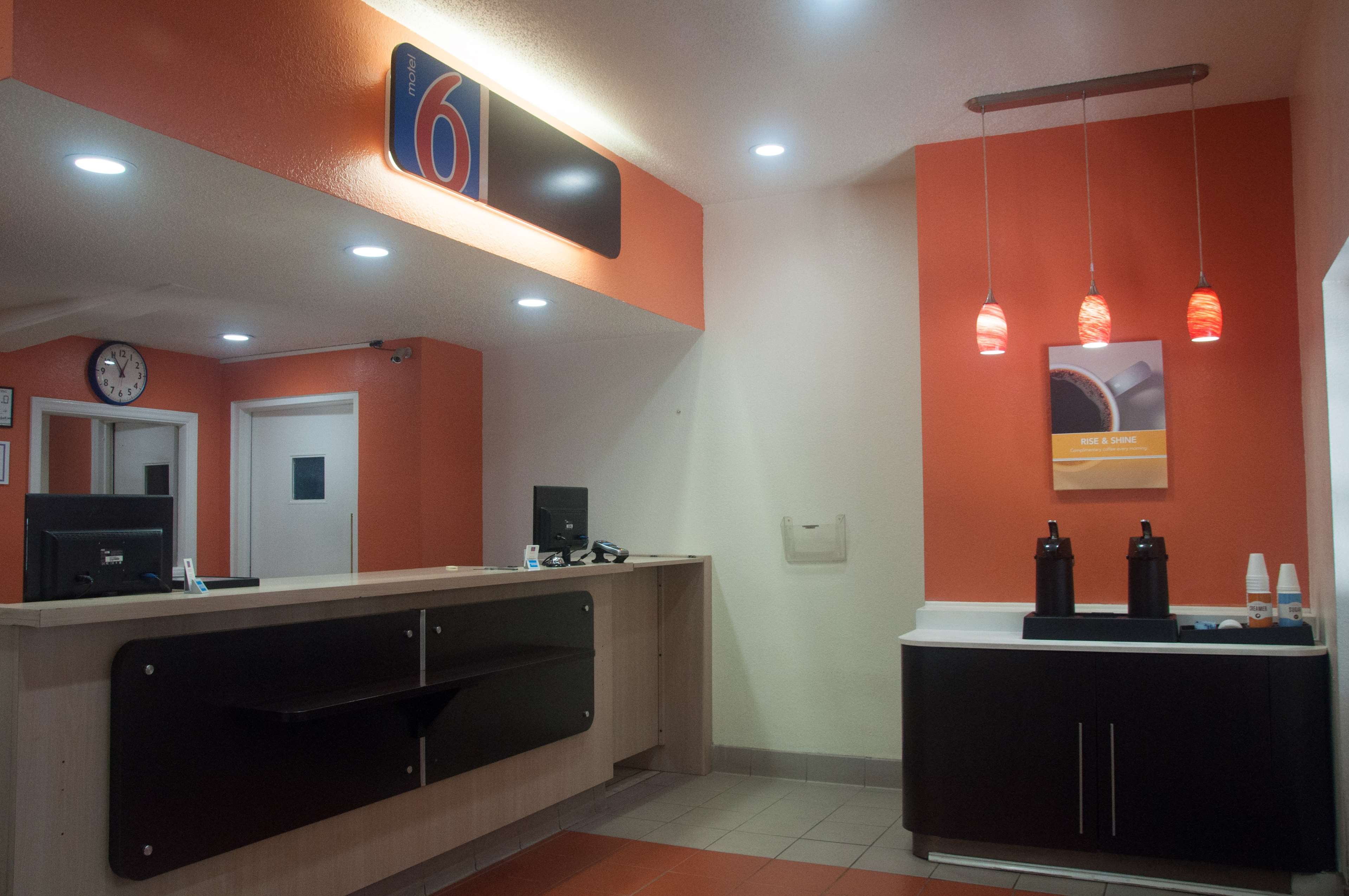 Motel 6 Raleigh Southwest Cary