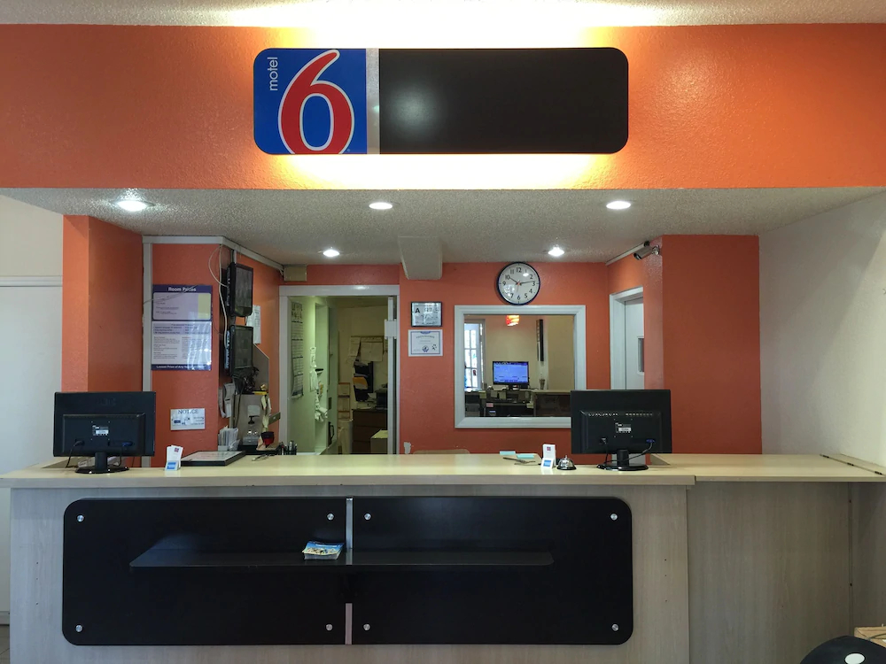 Motel 6 Raleigh Southwest Cary