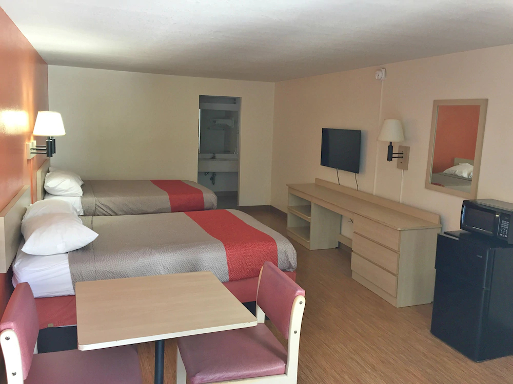 Motel 6 Raleigh Southwest Cary