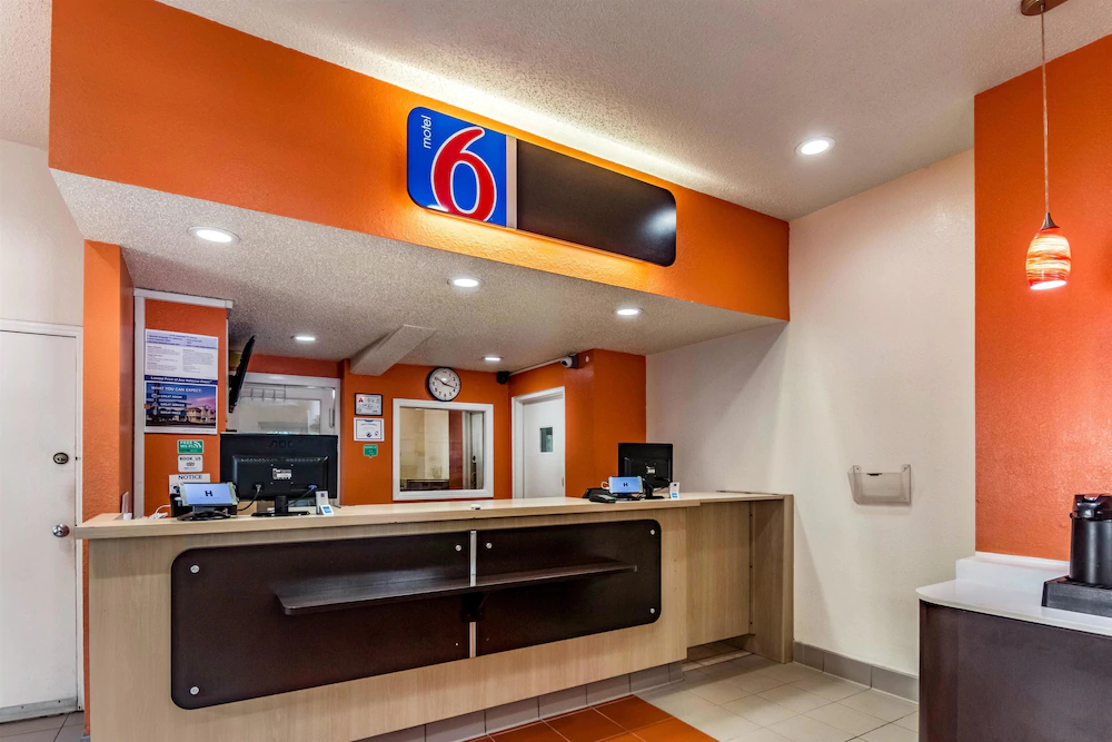 Motel 6 Raleigh Southwest Cary