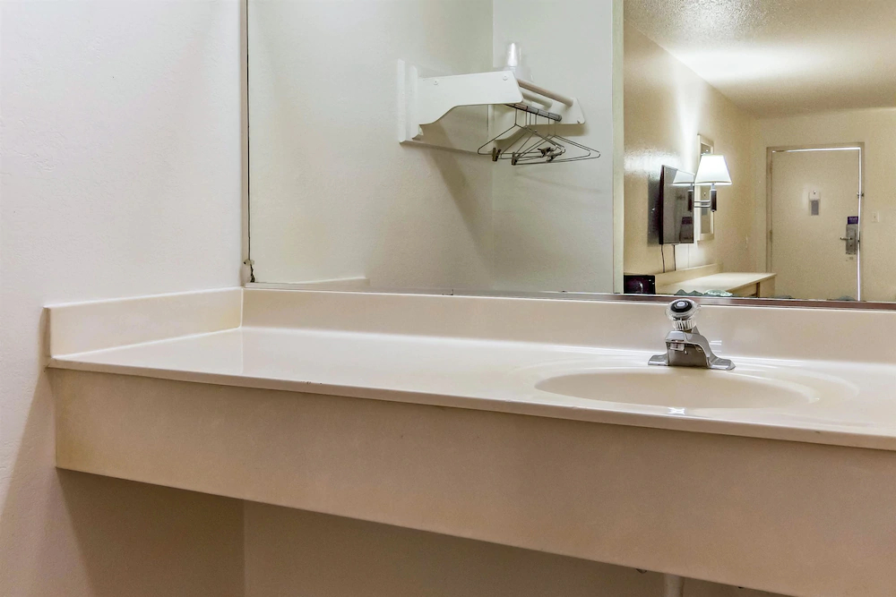 Motel 6 Raleigh Southwest Cary