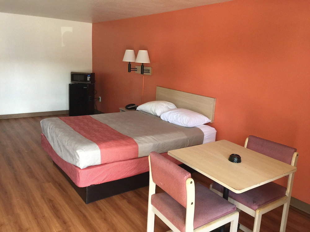Motel 6 Raleigh Southwest Cary