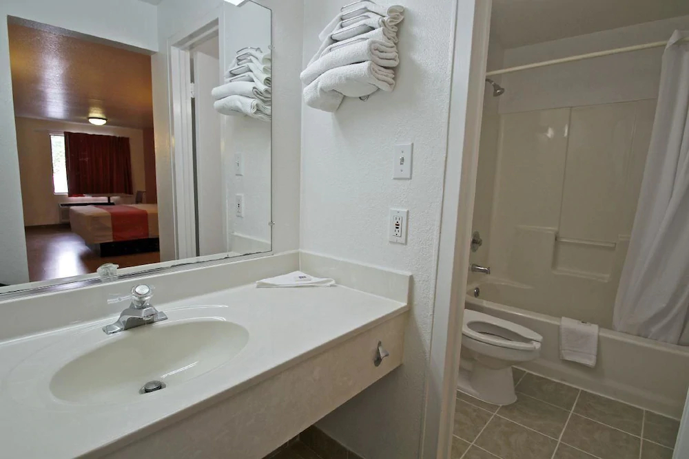 Motel 6 Raleigh Southwest Cary