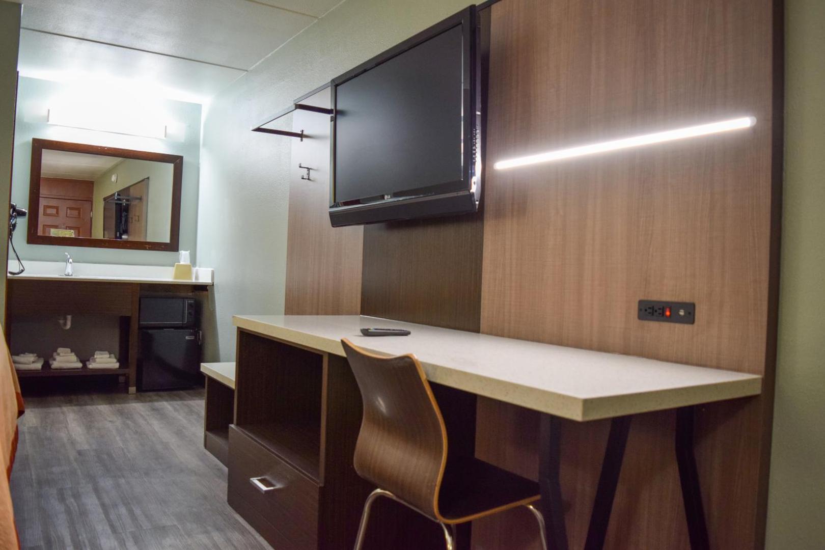 Super 8 by Wyndham Raleigh Downtown