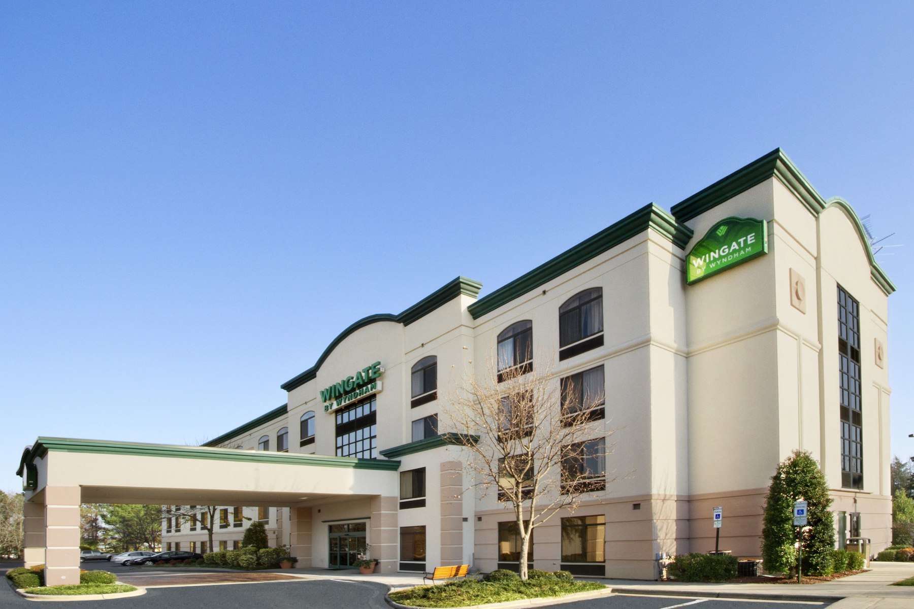 La Quinta Inn & Suites by Wyndham Raleigh Downtown North
