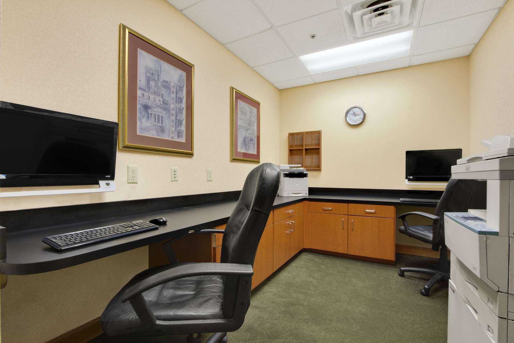 La Quinta Inn & Suites by Wyndham Raleigh Downtown North