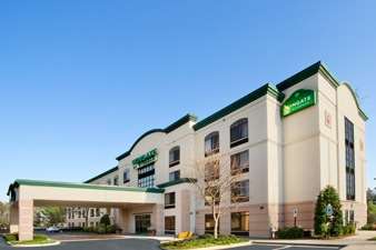 La Quinta Inn & Suites by Wyndham Raleigh Downtown North