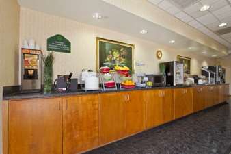 La Quinta Inn & Suites by Wyndham Raleigh Downtown North