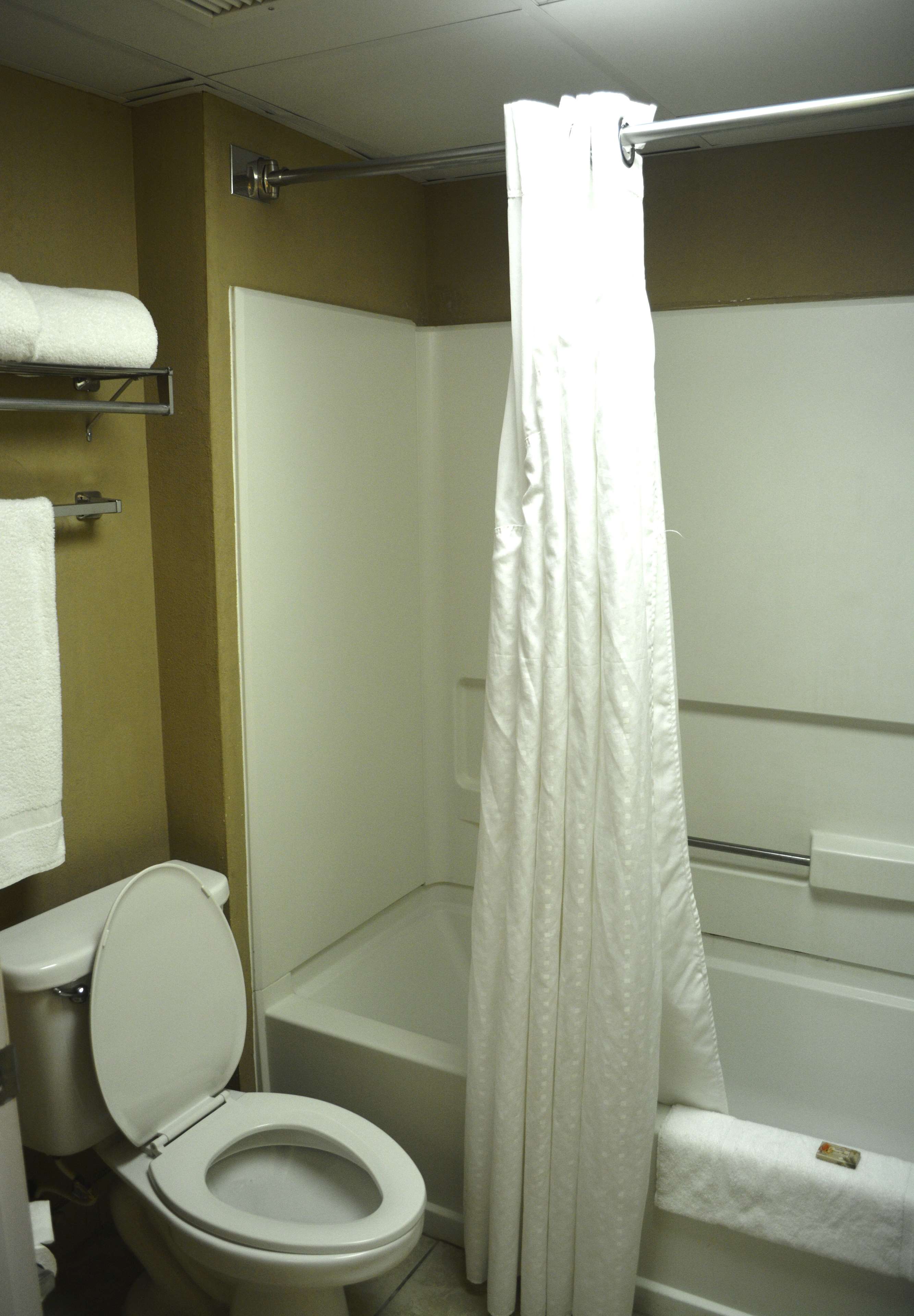SureStay Plus Hotel by Best Western Roanoke Rapids I 95