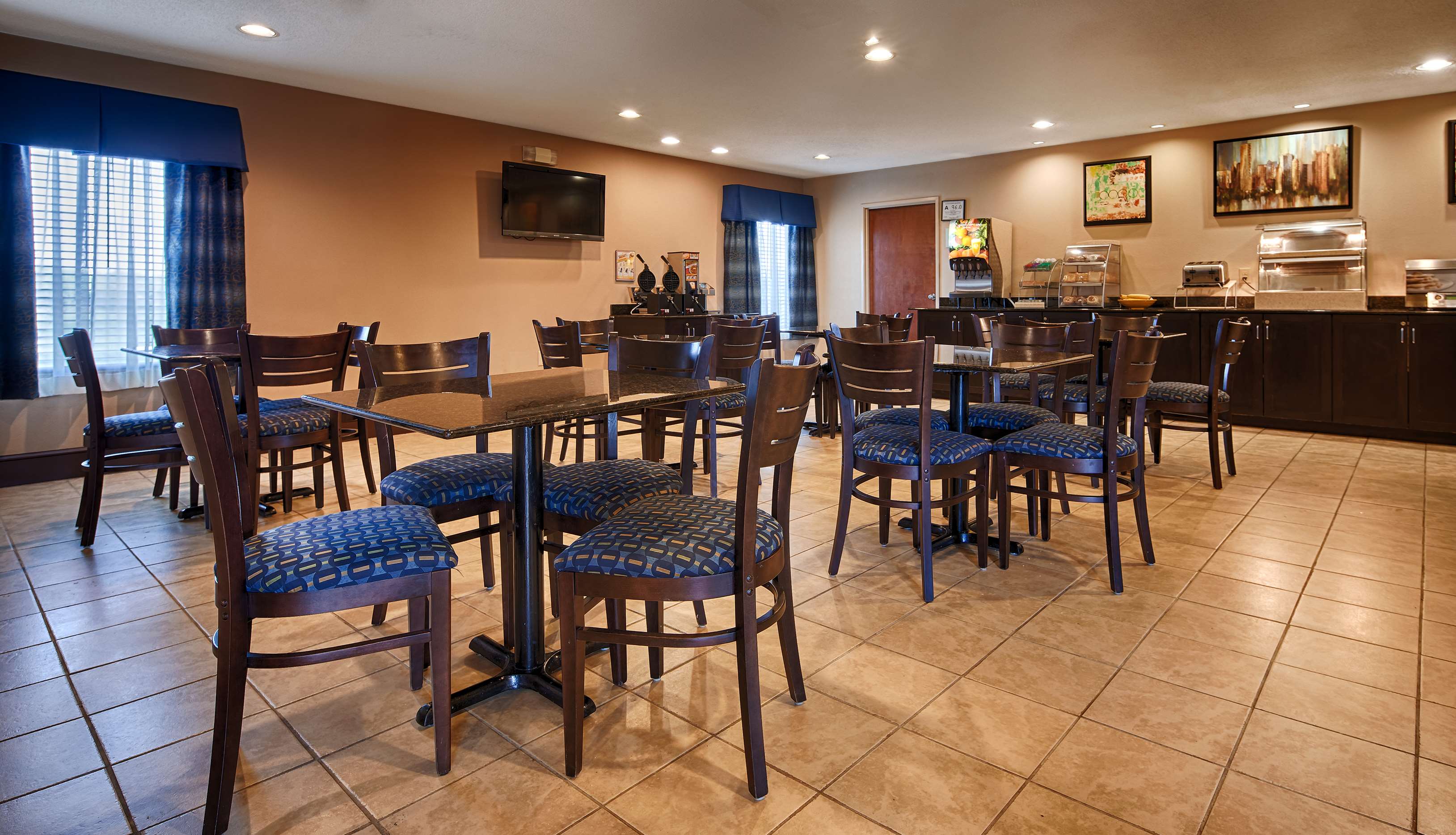 SureStay Plus Hotel by Best Western Roanoke Rapids I 95
