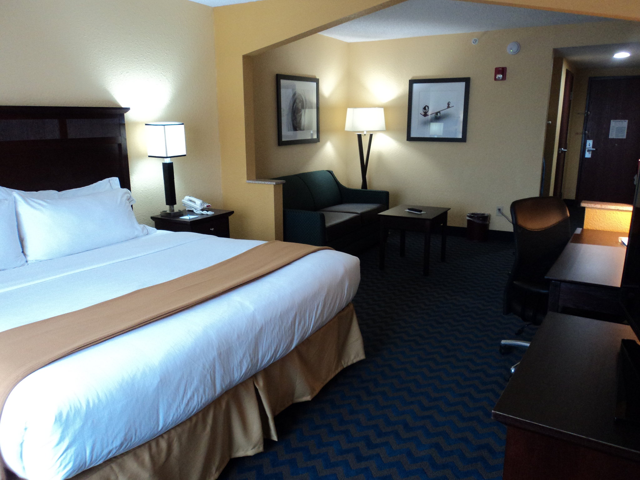 Holiday Inn Express & Suites Roanoke Rapids SE