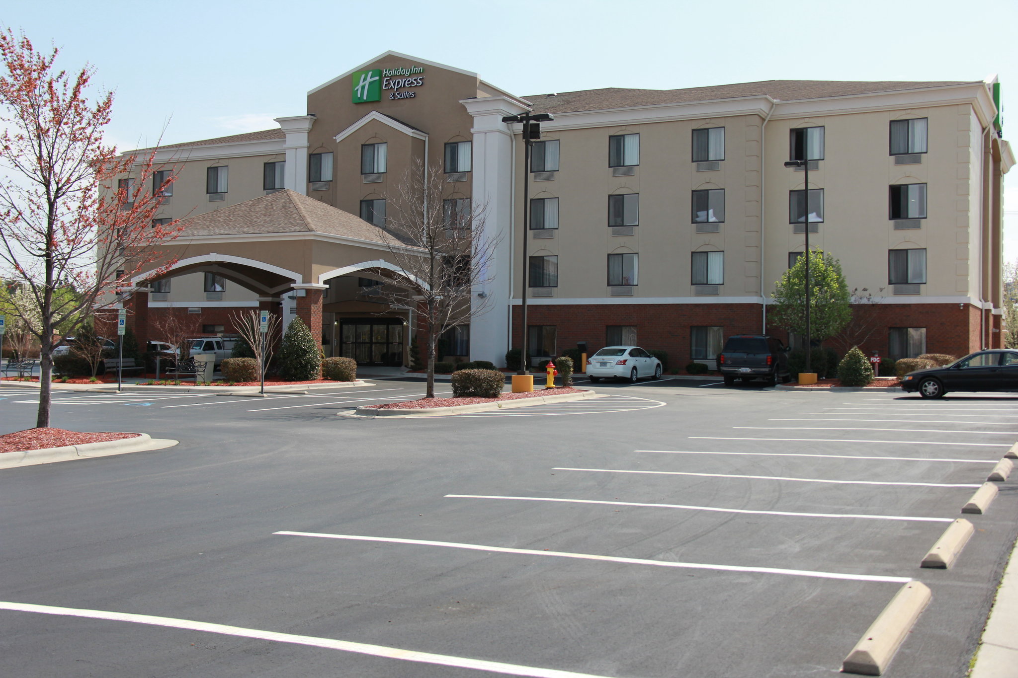 Holiday Inn Express & Suites Roanoke Rapids SE