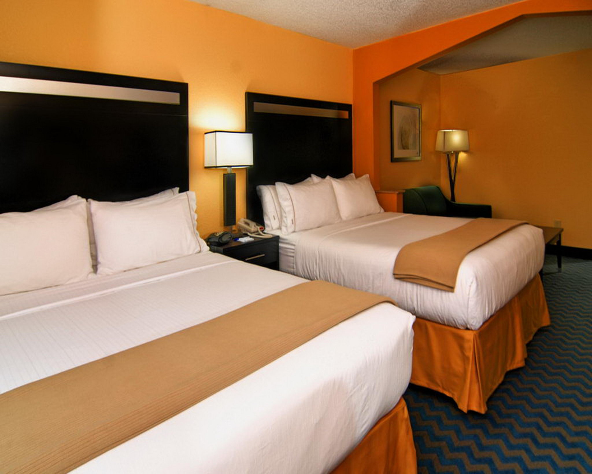 Holiday Inn Express & Suites Roanoke Rapids SE